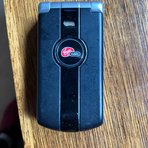 Kyocera Flip Phone - Picture 1 of 5